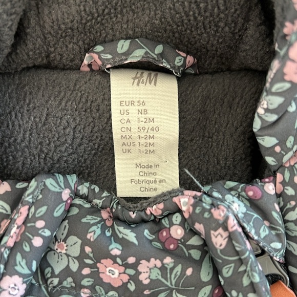 Baby Snowsuits Buntings set of 2 size 0-3/Newborn girls Nordstrom and H&M - Picture 7 of 8